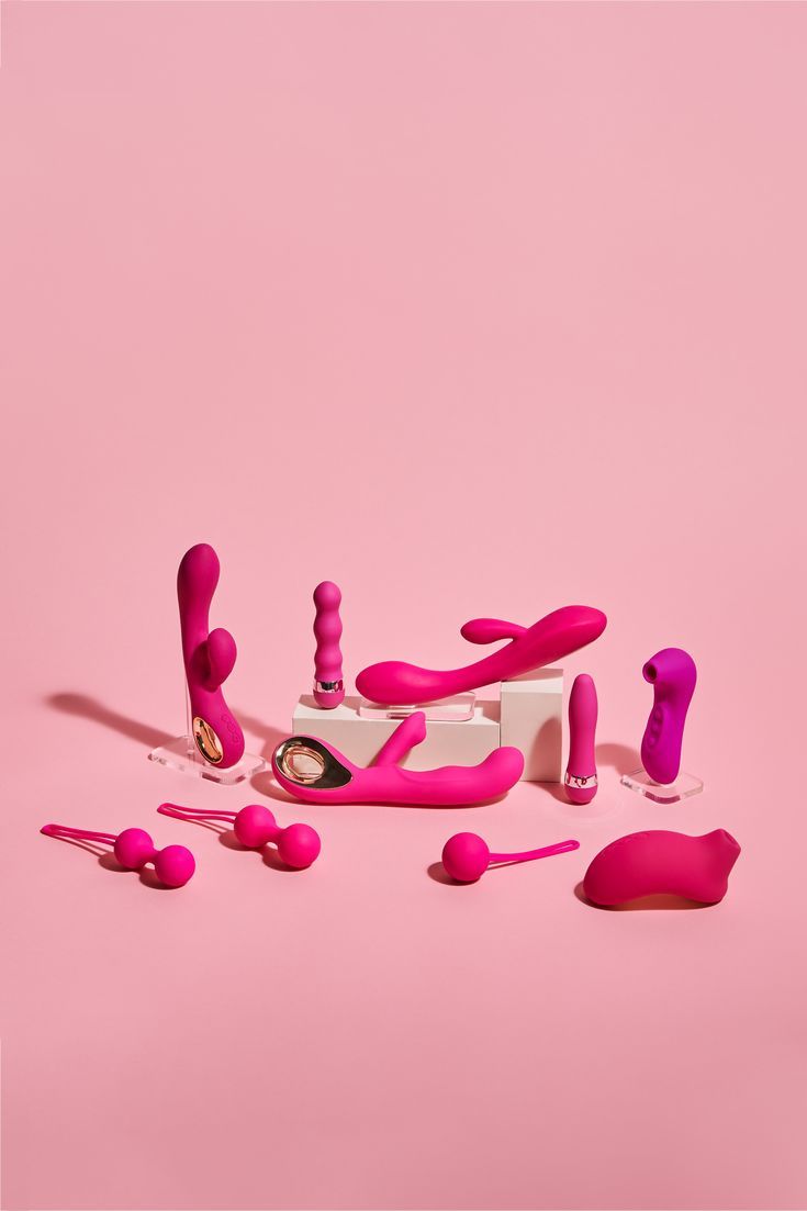 Dildo vs. Vibrator: Choosing the Perfect Pleasure Companion